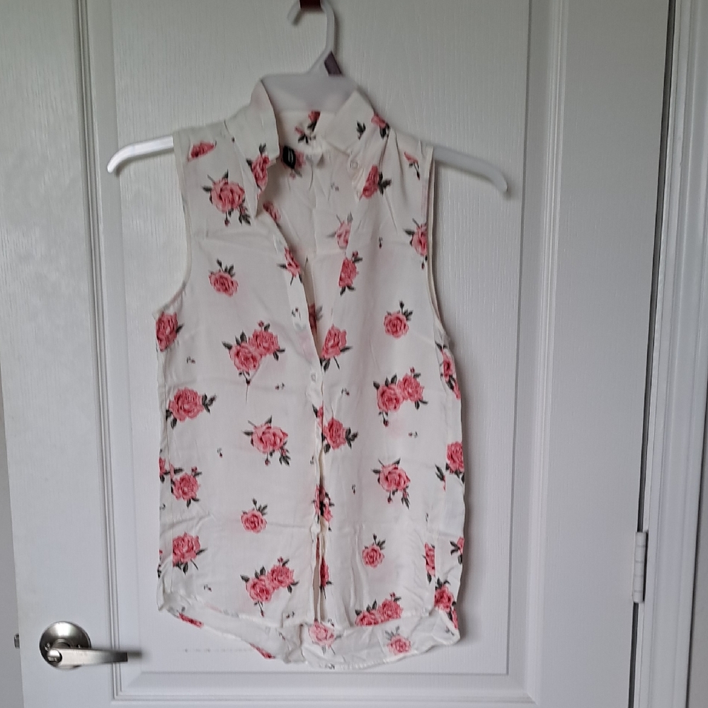 H&M White and Pink Floral Button Down Shirt